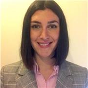 Profesora en lengua Castellana, Catalán e Inglés. También Química, Física, Biología, Ciencias